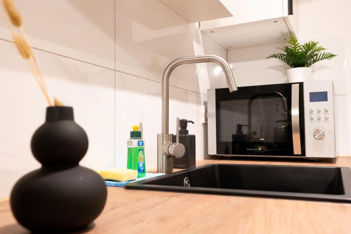 Hamburg City Apartment For 5 Exterior photo